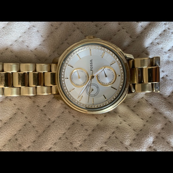 Gold Fossil Watch - Picture 4 of 4